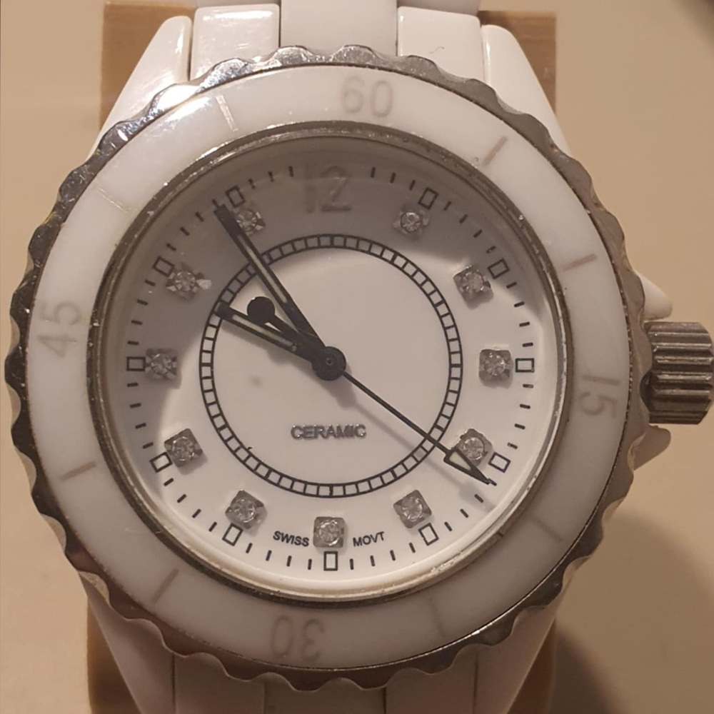 🦋10/$20🦋Adrienne Couture Collection Silver/White Ceramic Diver Style Women's